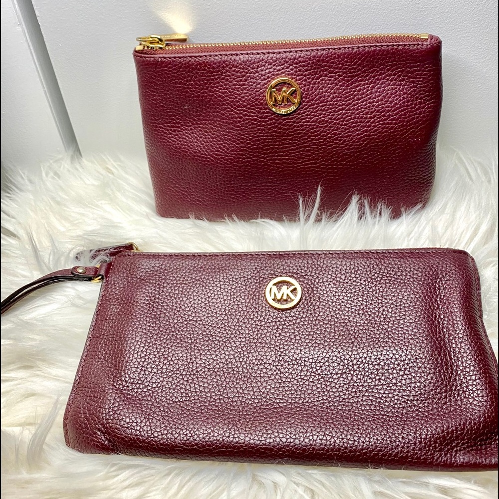 Michael Kors Pebble Leather Wristlet EUC